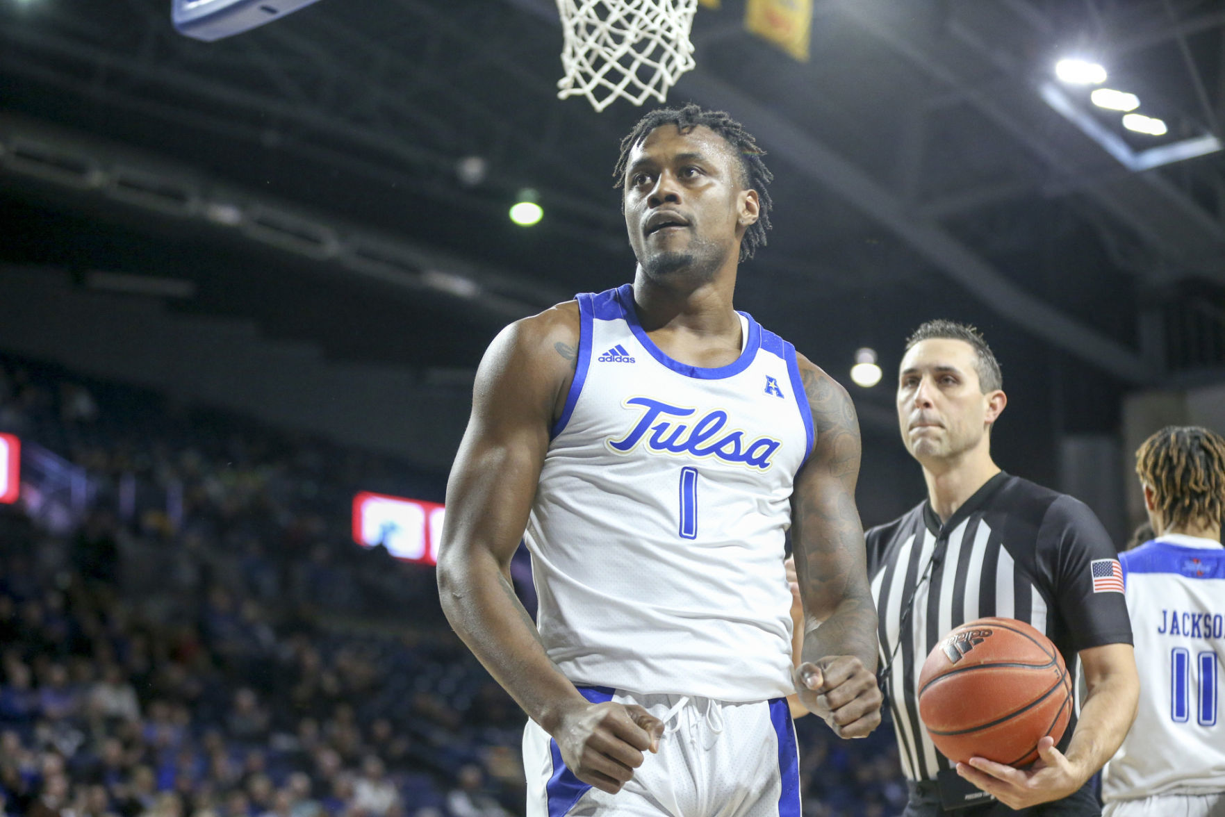 Tulsa Golden Hurricane vs Connecticut Huskies